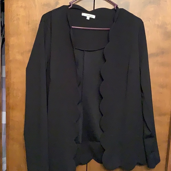 andree by unit Jackets & Blazers - Black scalloped edge blazer size large